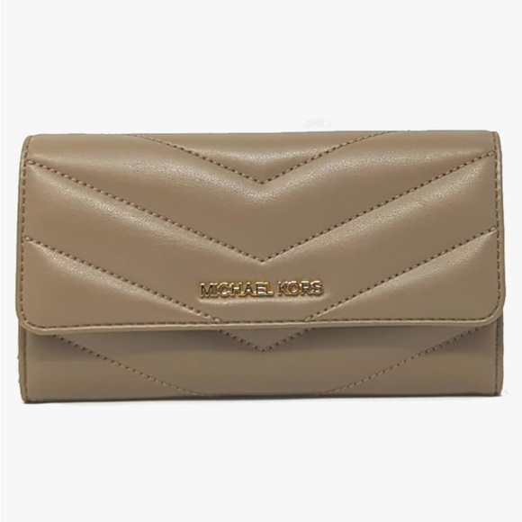 MICHAEL Michael Kors | Bags | Nwt Michael Michael Kors Jet Set Wallet ...